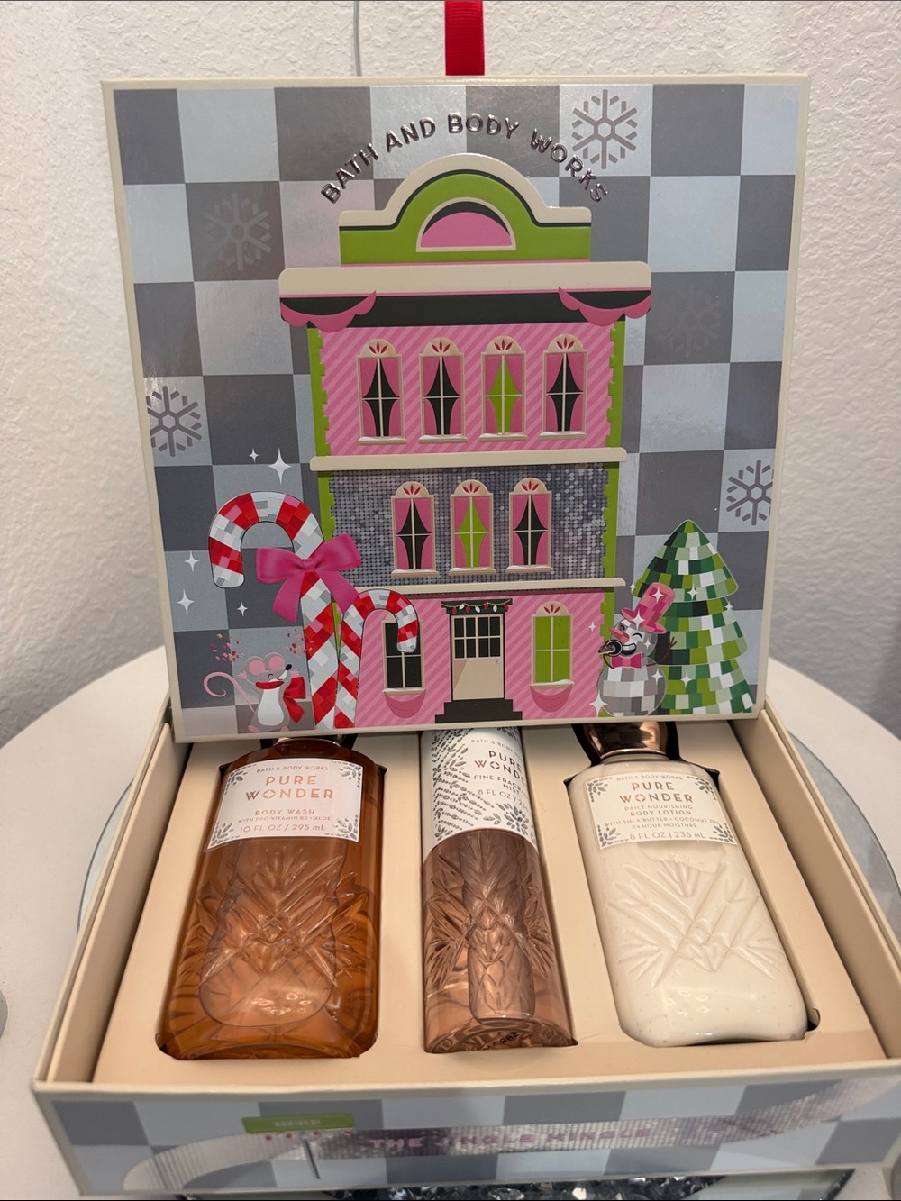 Bath & Body Works Pure Wonder Gift Set - Pink, Green, White, Gold